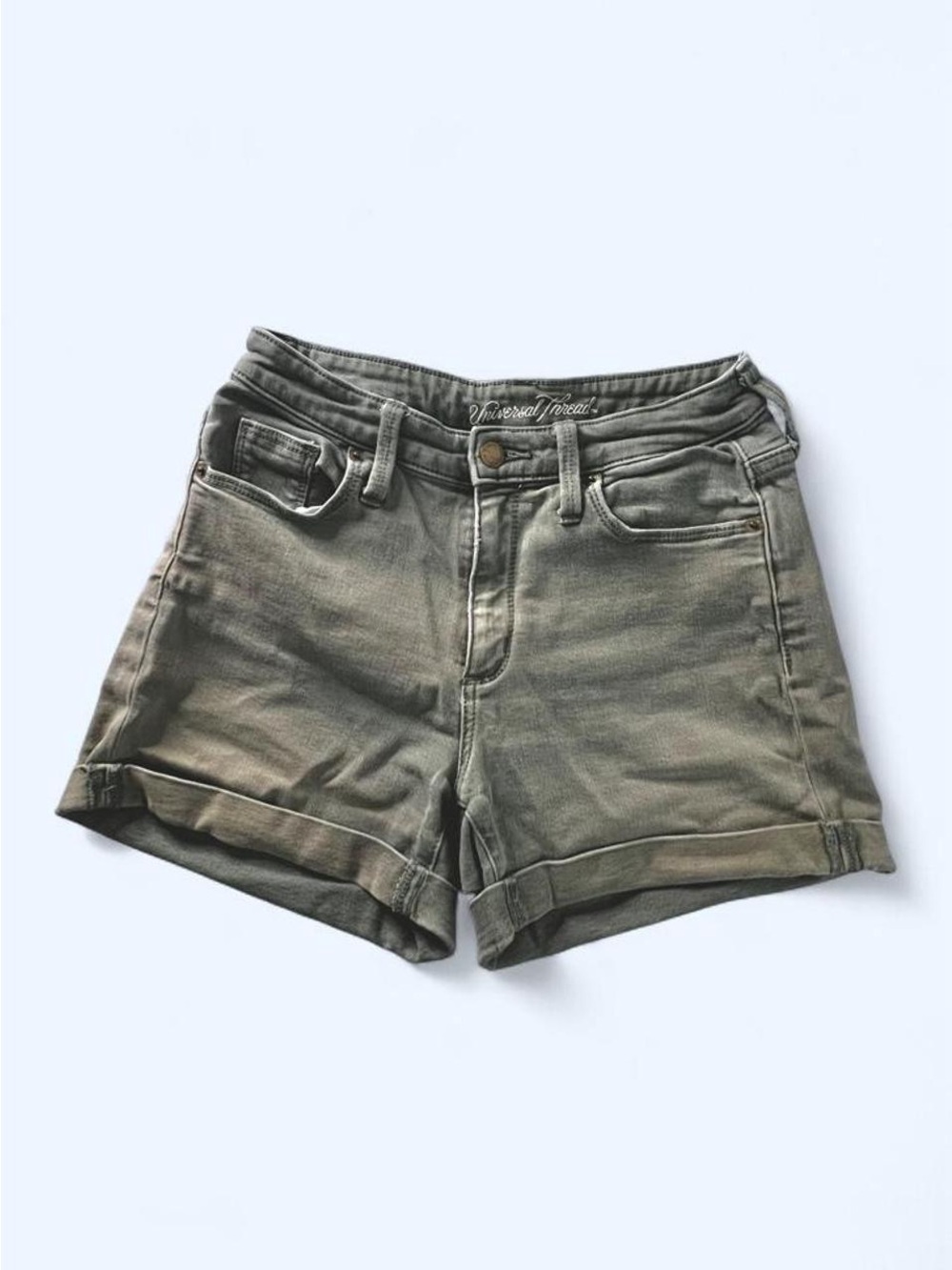 Universal Thread Women’s Faded Green Denim Shorts 3.5” Inseam Size 2/26